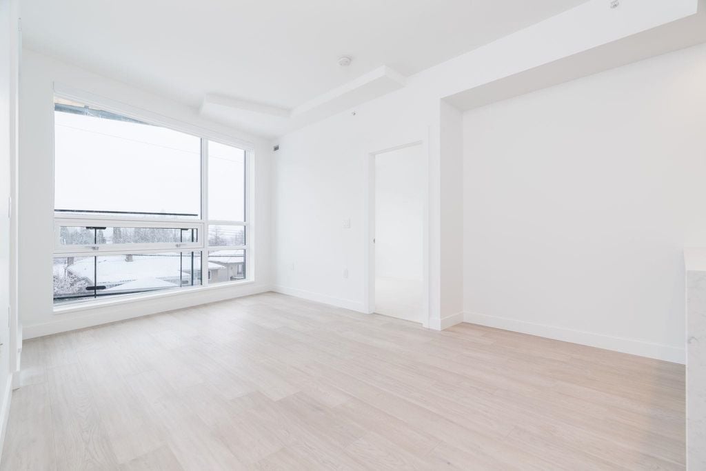 7638 Cambie St, #201