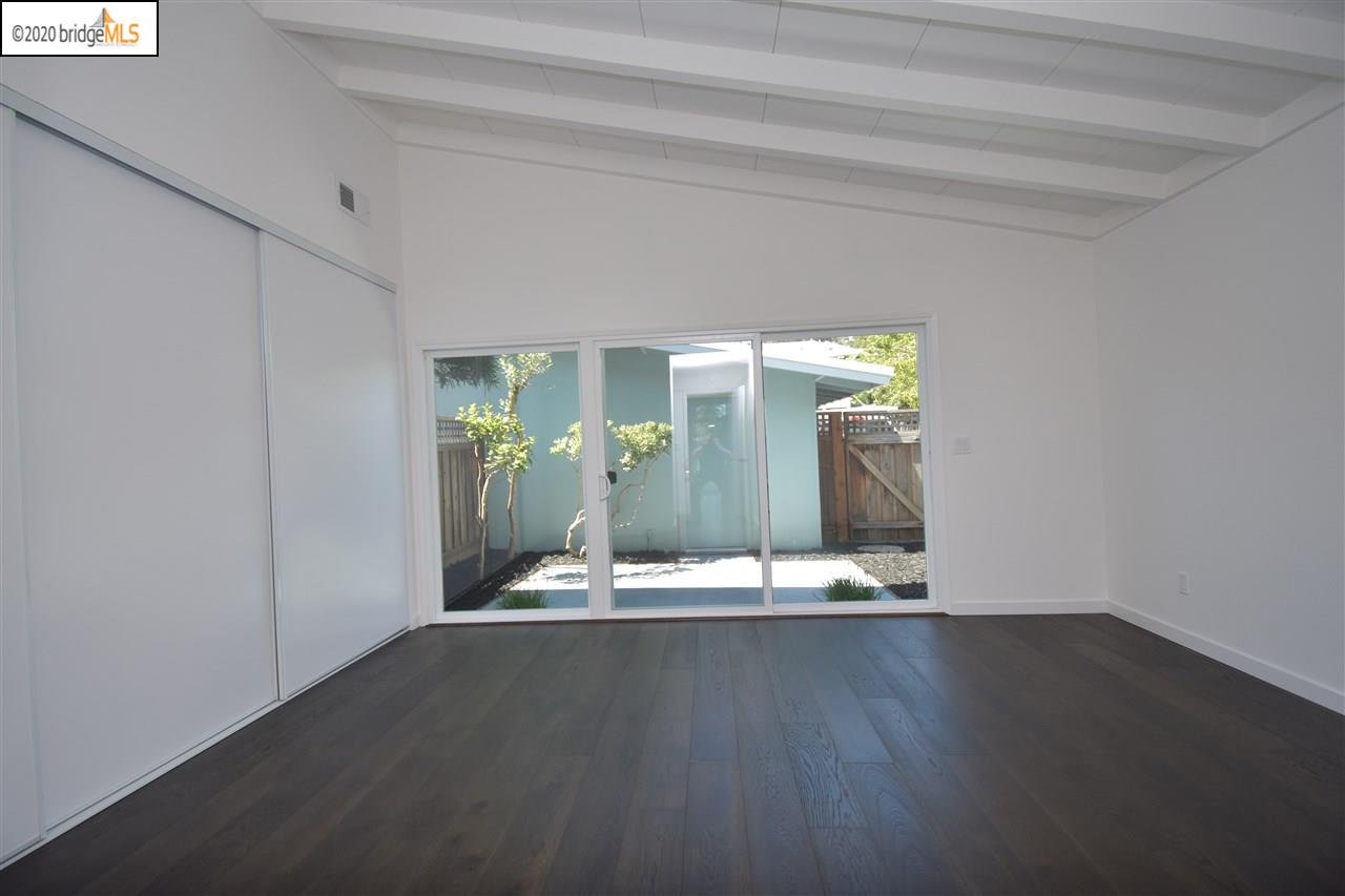24 Porto Bello Dr