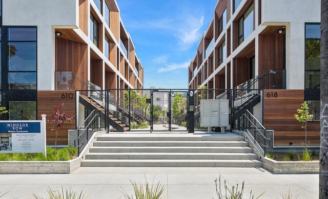 618 S Van Ness Ave #1, Hancock Park