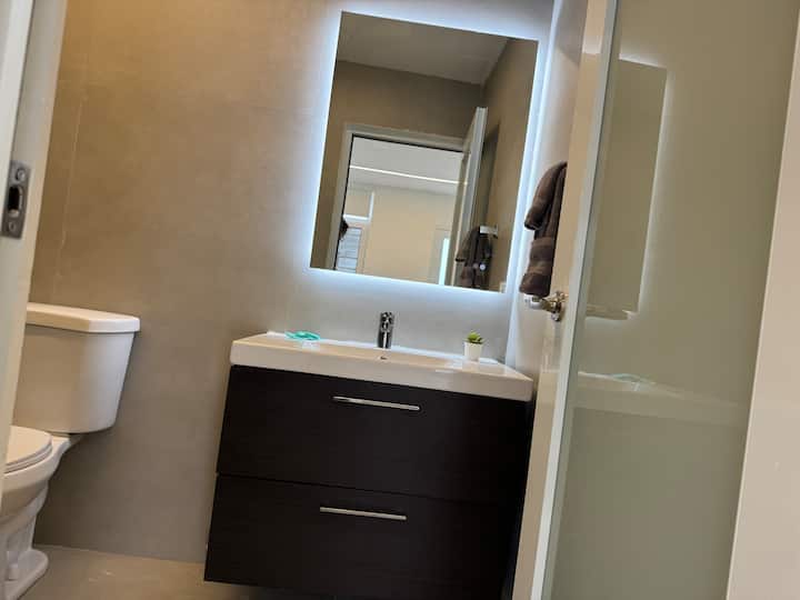 Beach House Apt 8 • King Studio w/ Kitchenette - Airbnb