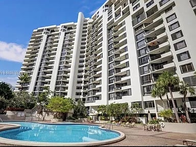 520 Brickell Key Dr #A904