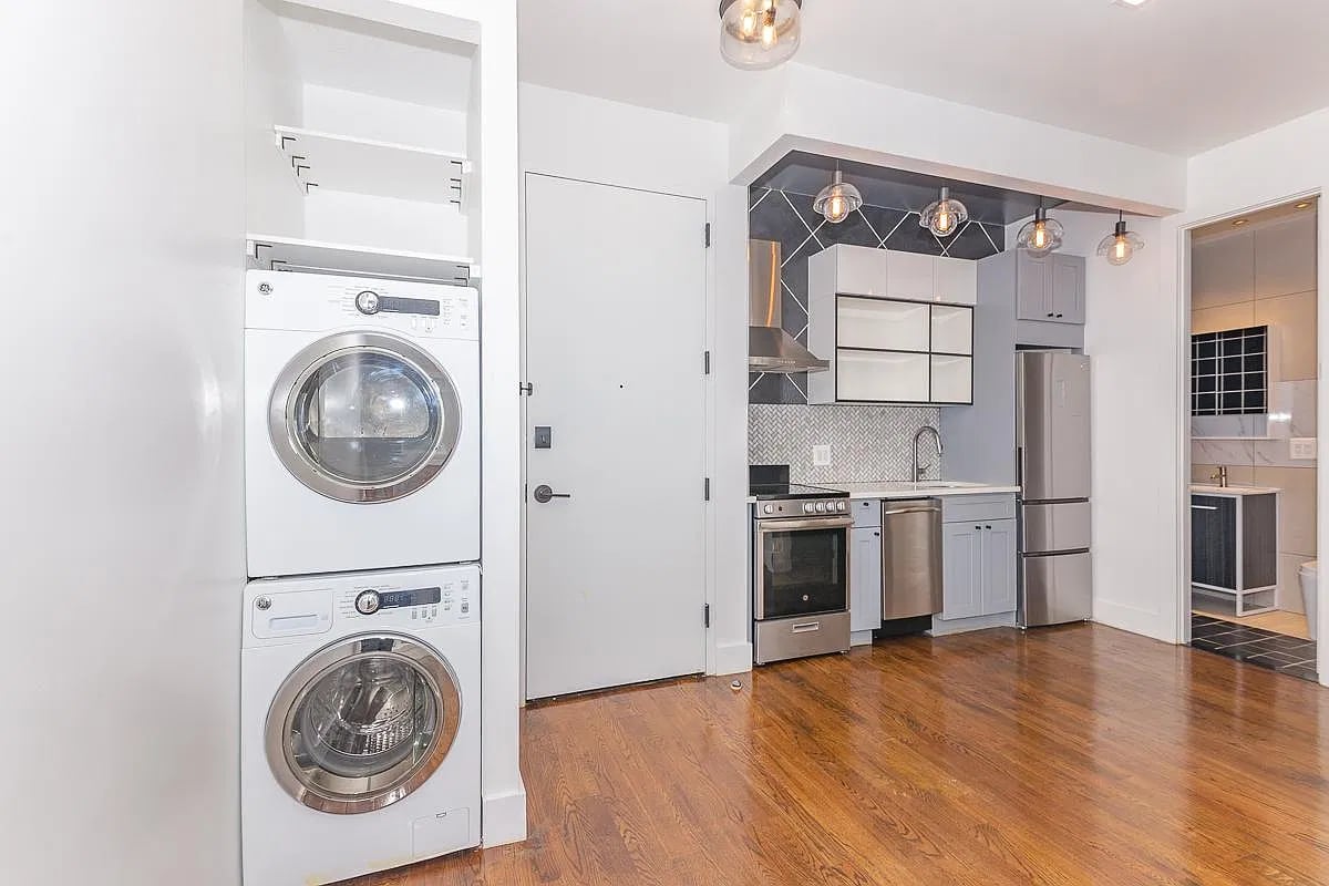 85 Graham Avenue 2B