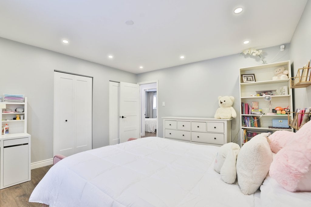 2673 Kingsberry Cres