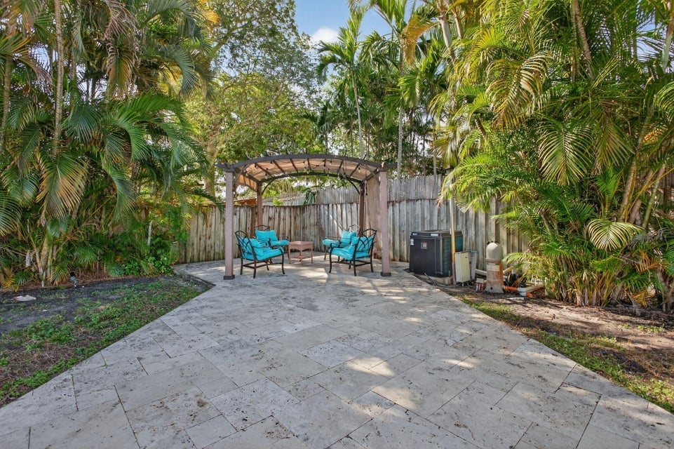 736 NE 34th Court, Oakland Park