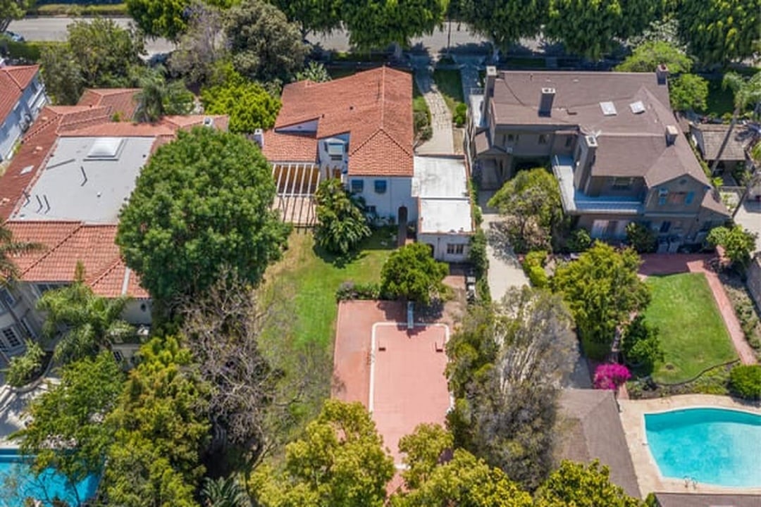 Aurora Estate