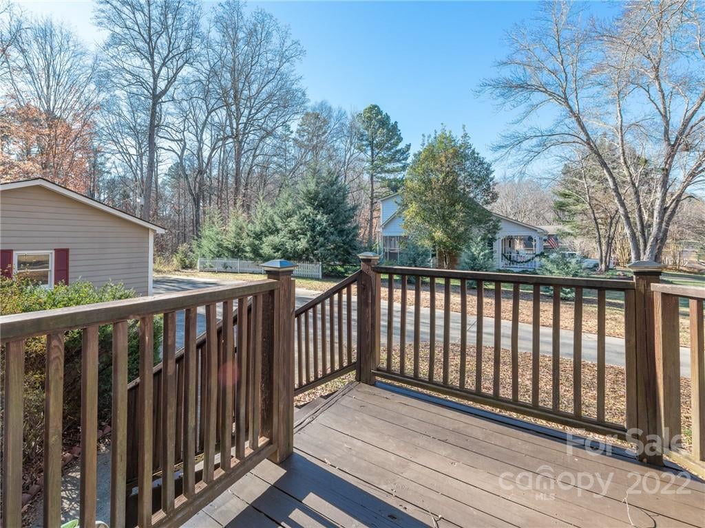 5400 Country Woods Dr