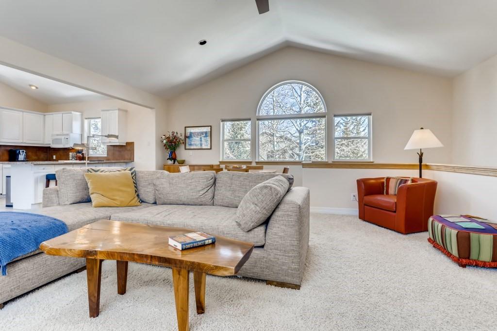 928 A Lakepoint Cir, #A