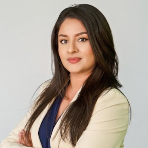 Yenni Guido Hammond, IN Real Estate Agent Headshot