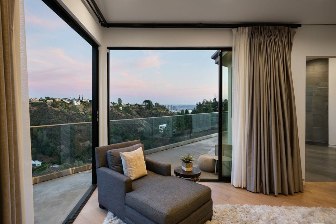 Aurelian Crest, Linda Flora Dr, 90049