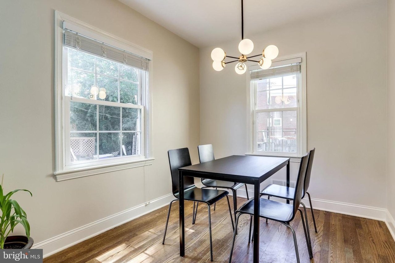 2522 N Winchester St