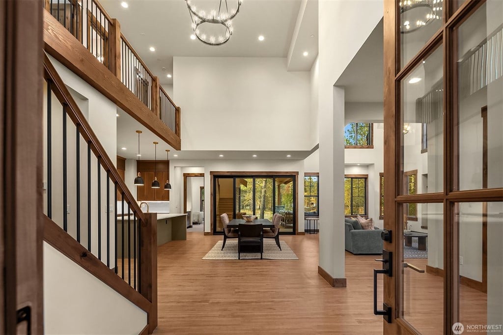 421 Southern Star Ln