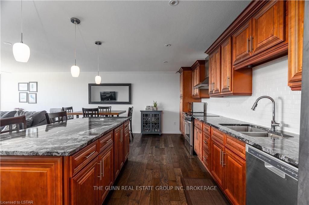 45 Pond Mills Rd 806