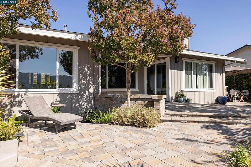 871 Richard Ln