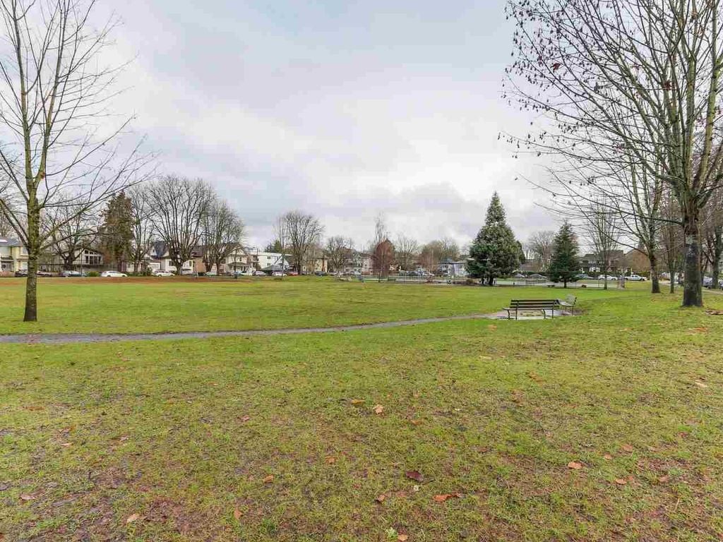 832 W 19th Ave
