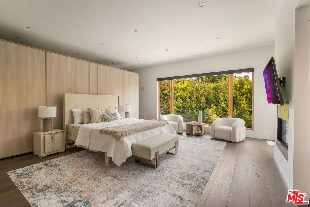 Aurelian Pavilion, W Sunset Blvd, 90049