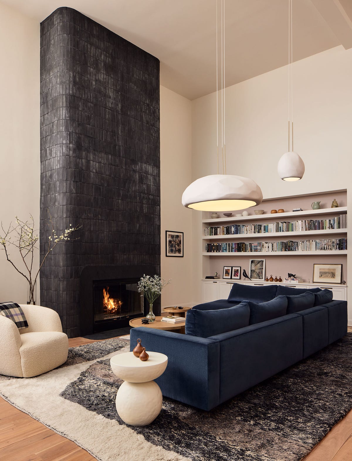 What Do You Get When You Bring Modernism to a Faux Farmhouse? This Cozy Family Escape