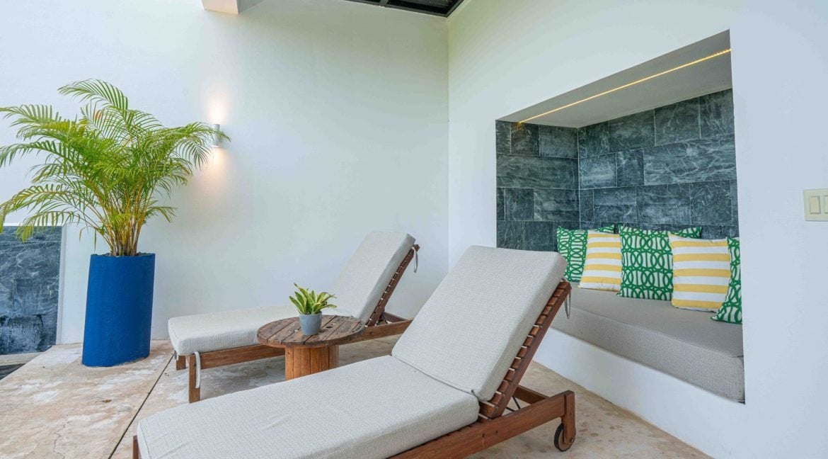 Ocean View Residence in Miramar