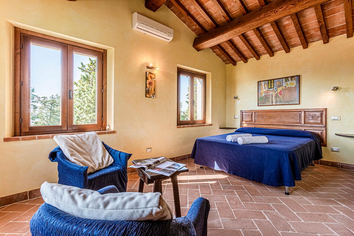 Beautiful Ranch with 2 Pools 