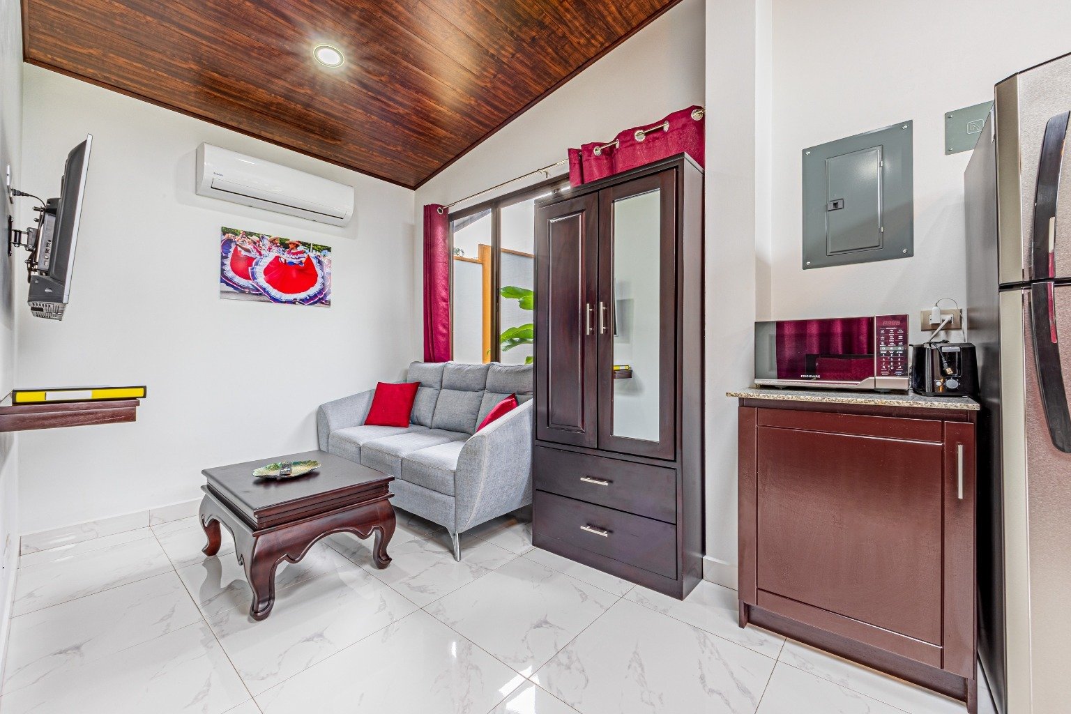 Incredible turnkey investment opportunity, 3 Rental villas, and a 2 Bedroom Home with a large pool.
