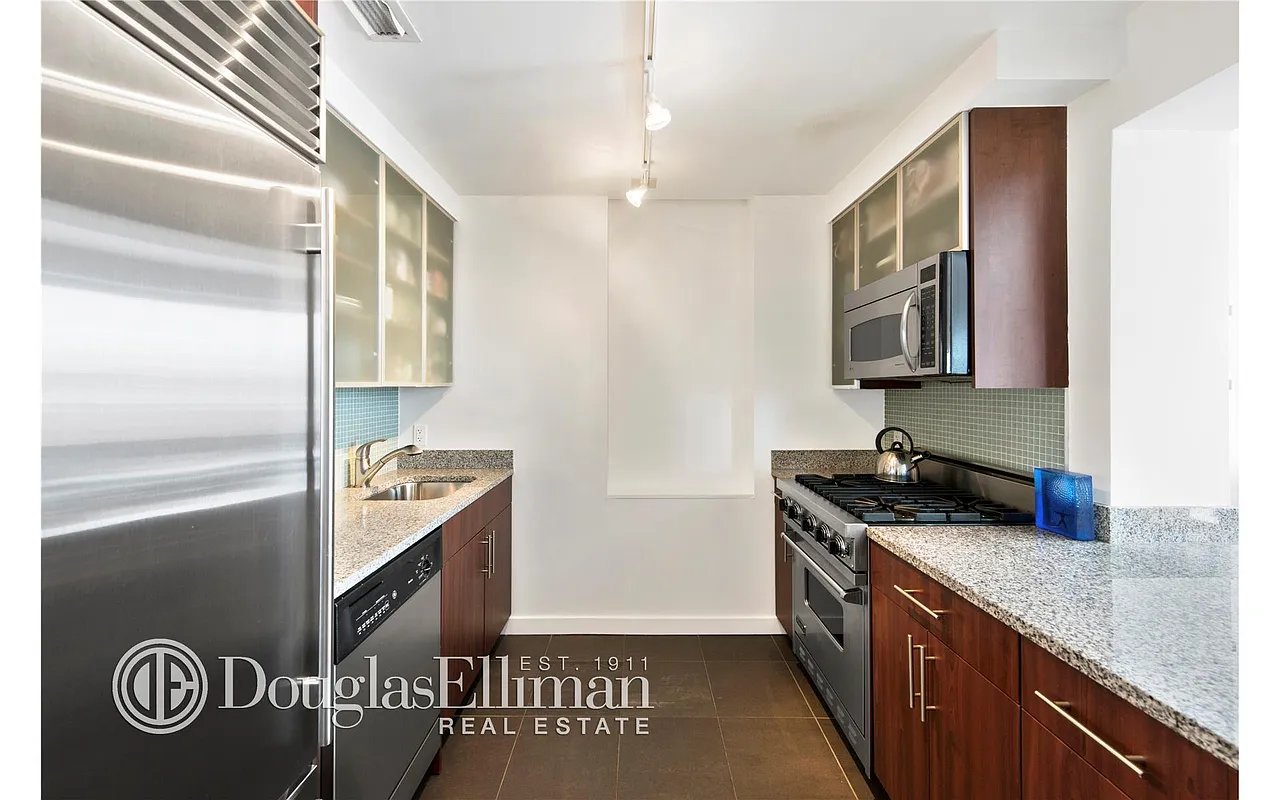 555 W 23rd St #N12C