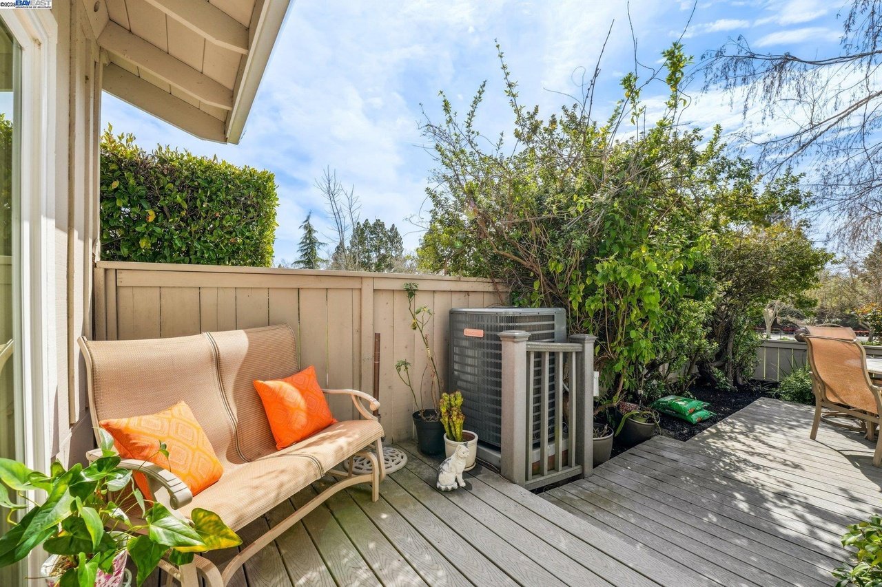 2119 Presidio Ct