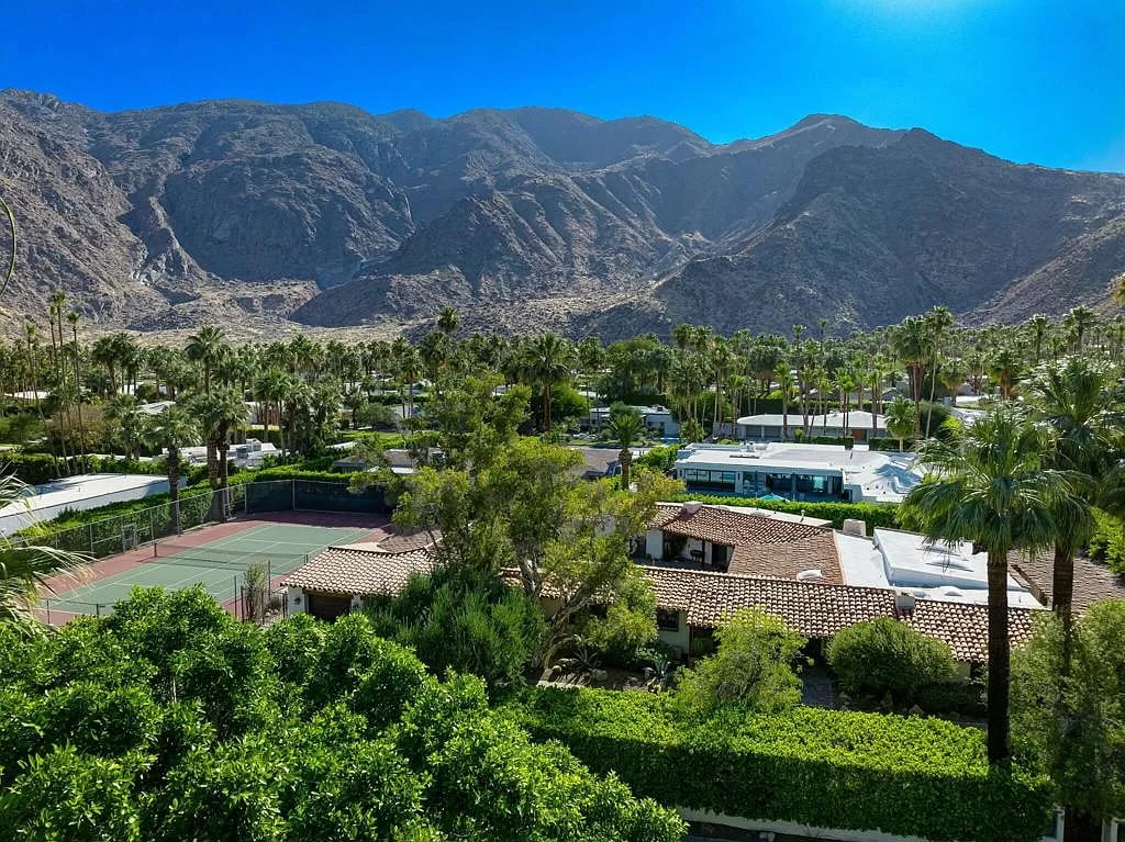 Old Las Palmas neighborhood overview