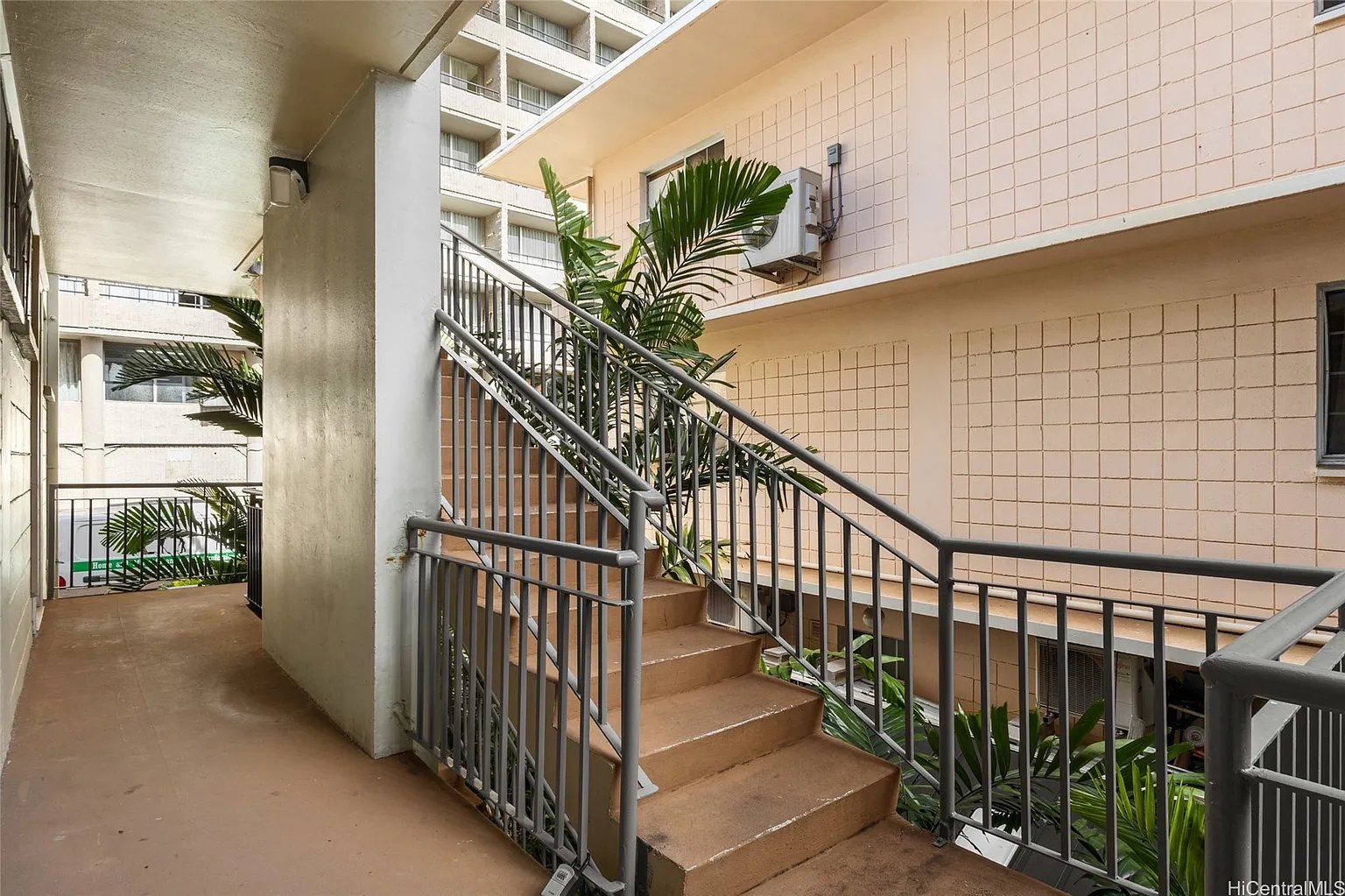 254 Kaiulani Ave