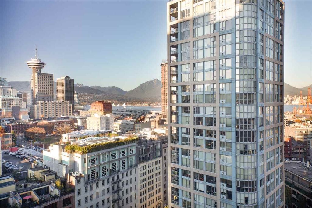 188 Keefer Pl, #2305