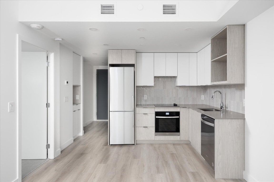 1403-1488 Bertram St