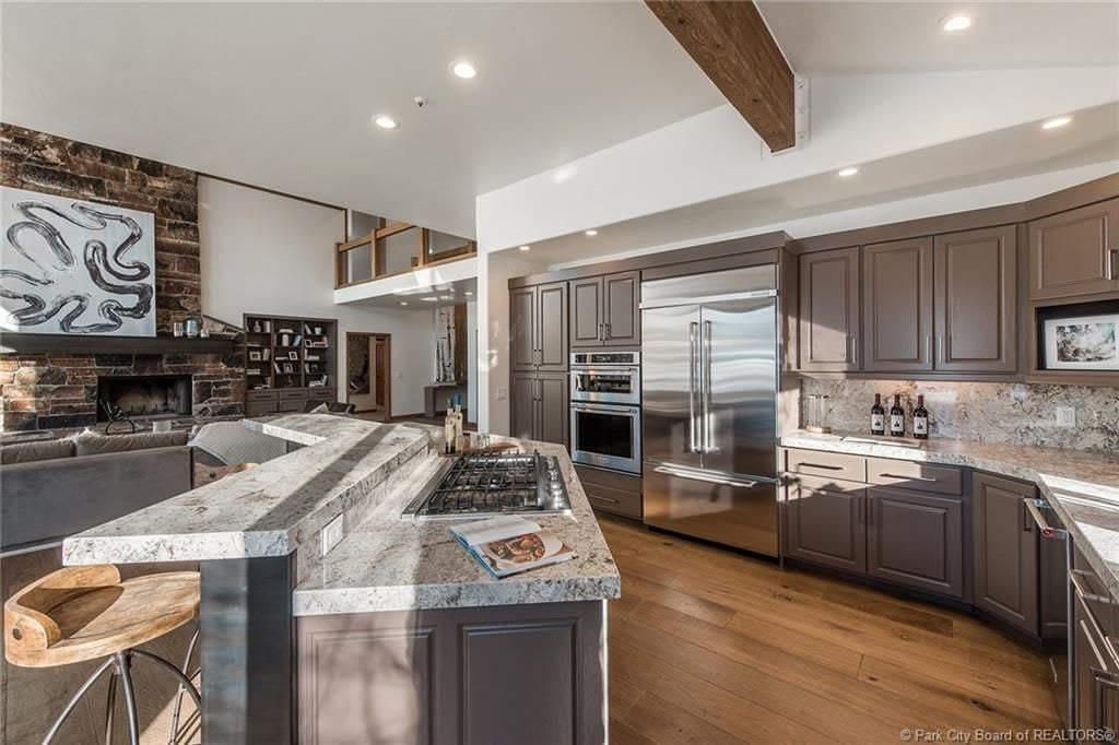9 PINEHURST CT