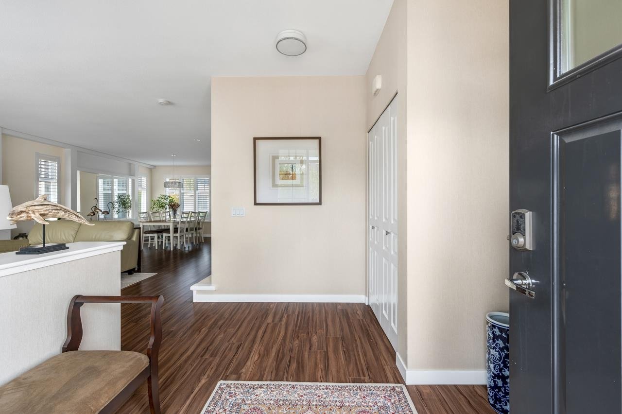 5-10500 Delsom Cres