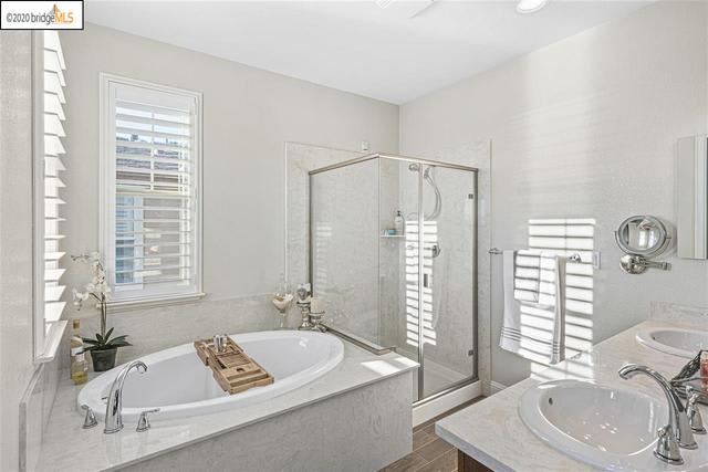 6498 Bayview Dr, Oakland, CA 94605