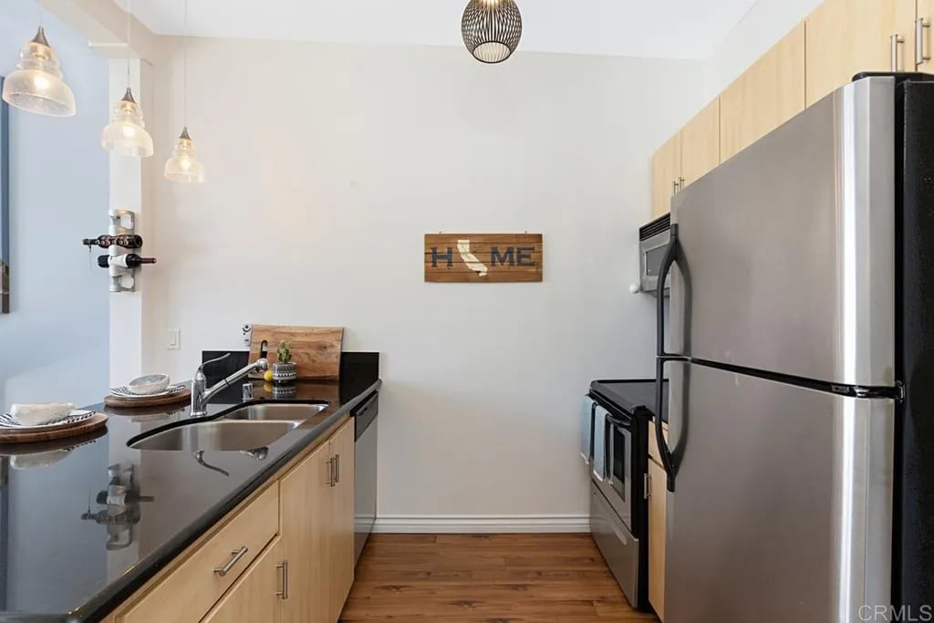101 W Market St, Unit 404