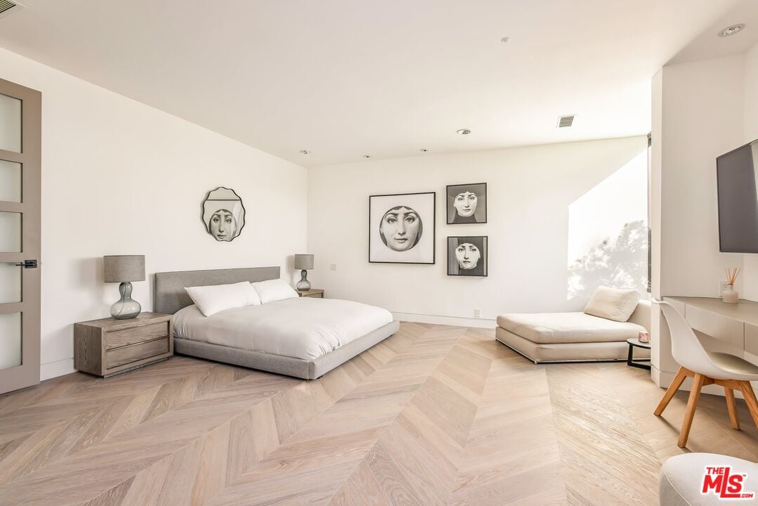 Monarch Crest, Sierra Mar Pl, 90069