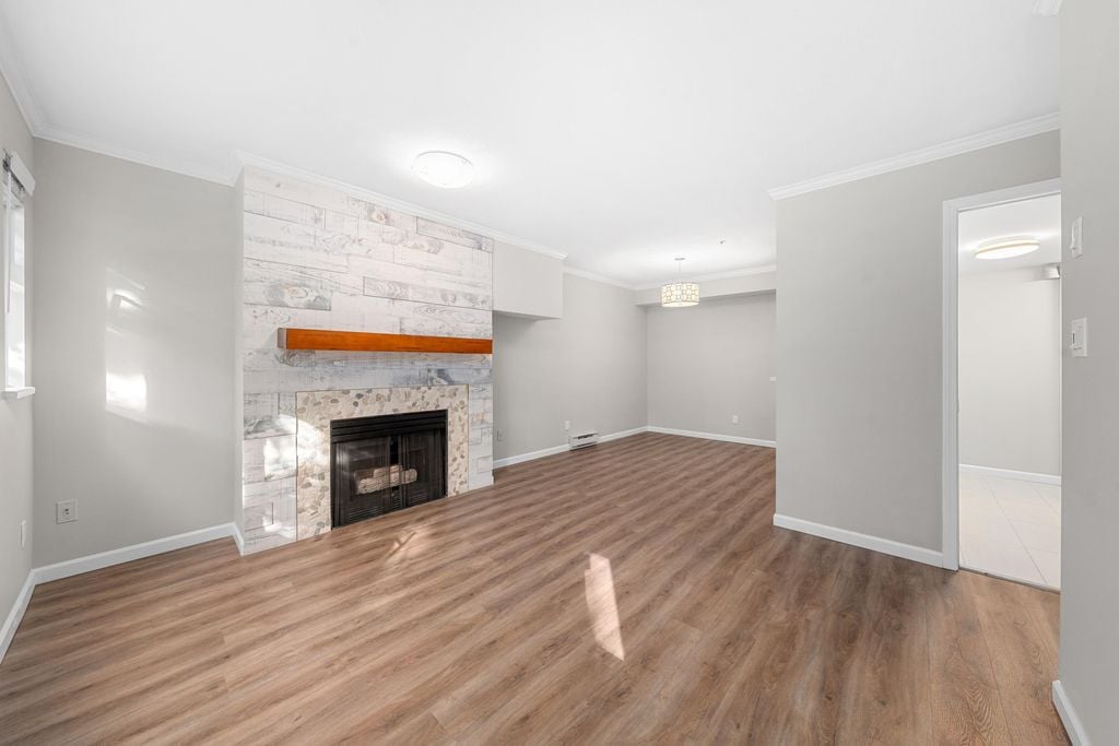 2885 E Kent Ave N, Unit 16