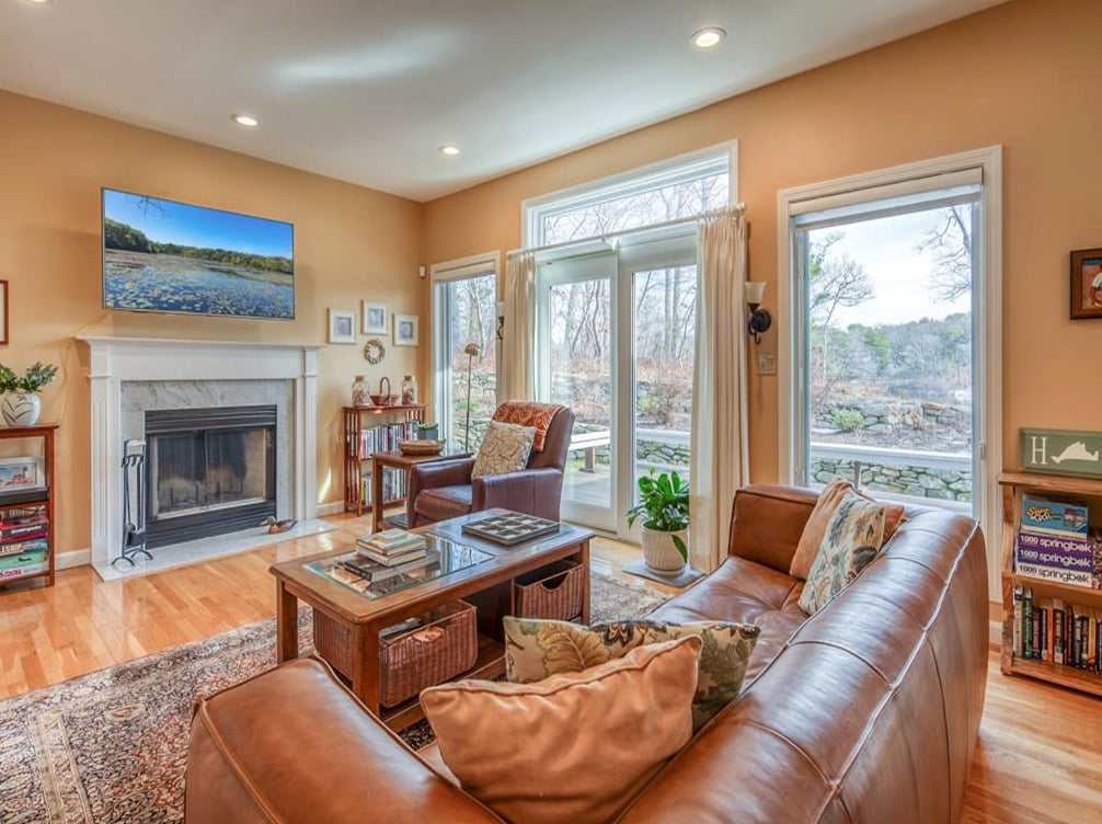6 Fresh Pond Rd