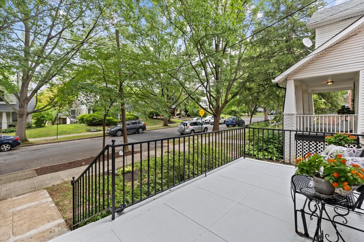 4332 Chesapeake St NW
