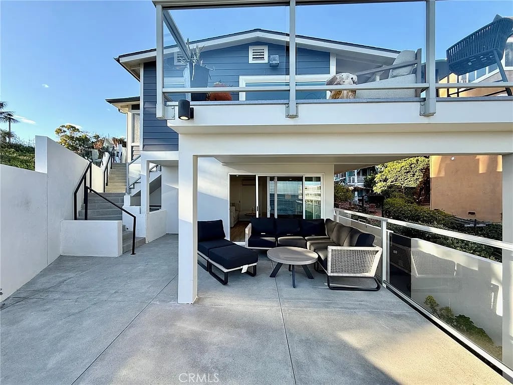 827 Cliff Dr 