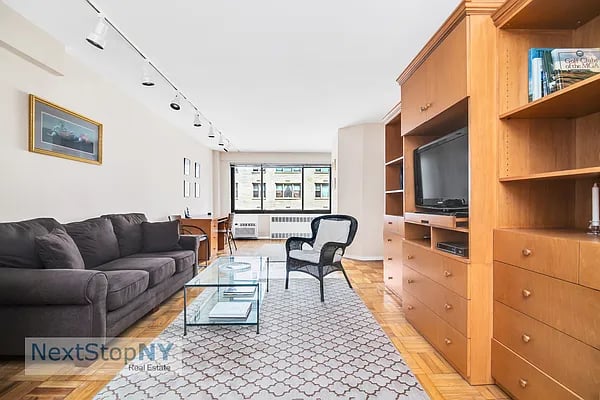 200 East 36th Street #9E