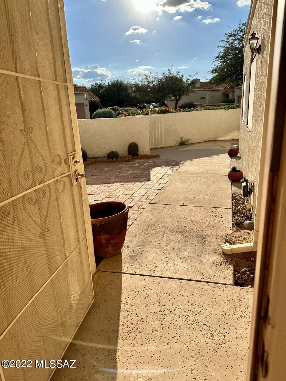 218 E Horizon Cir