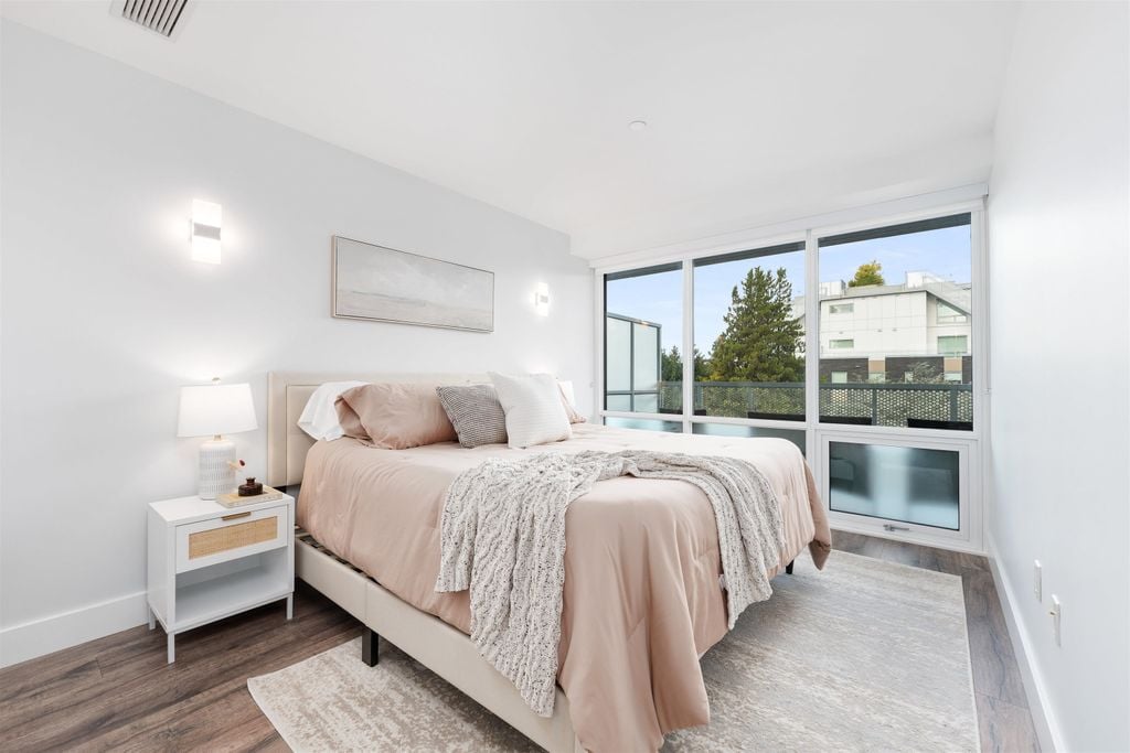 5118 Cambie St, #402