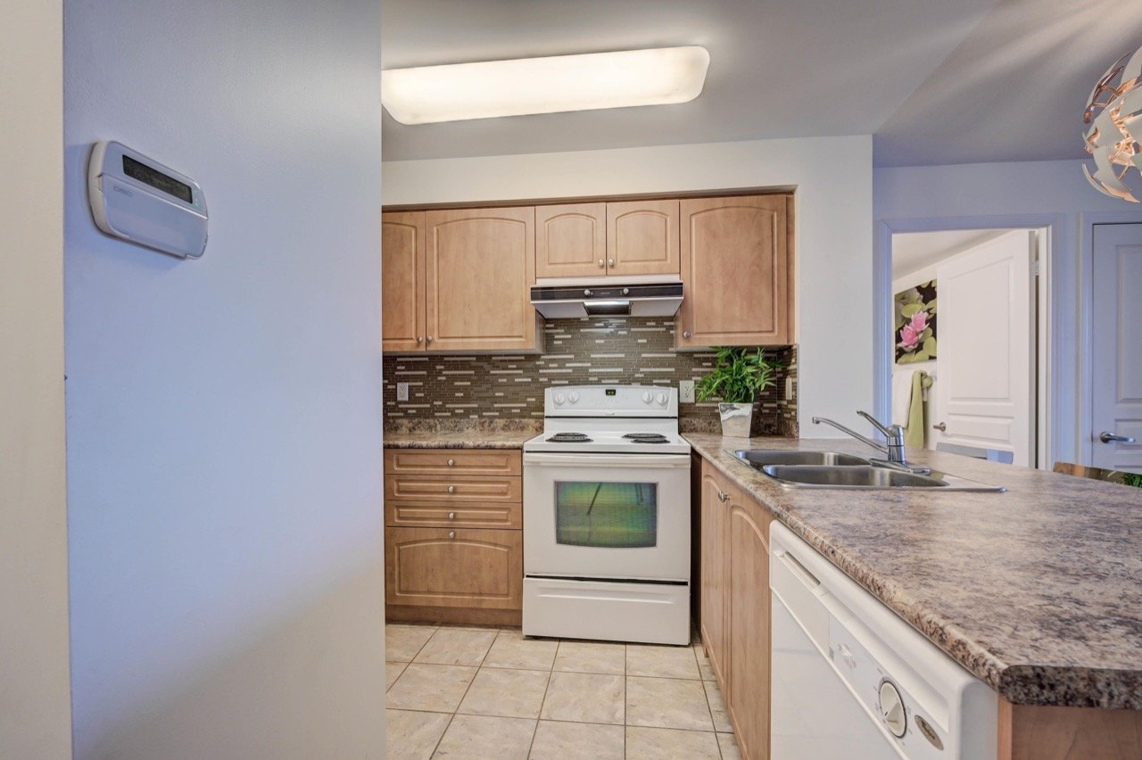 330 Red Maple Rd, #LPH01