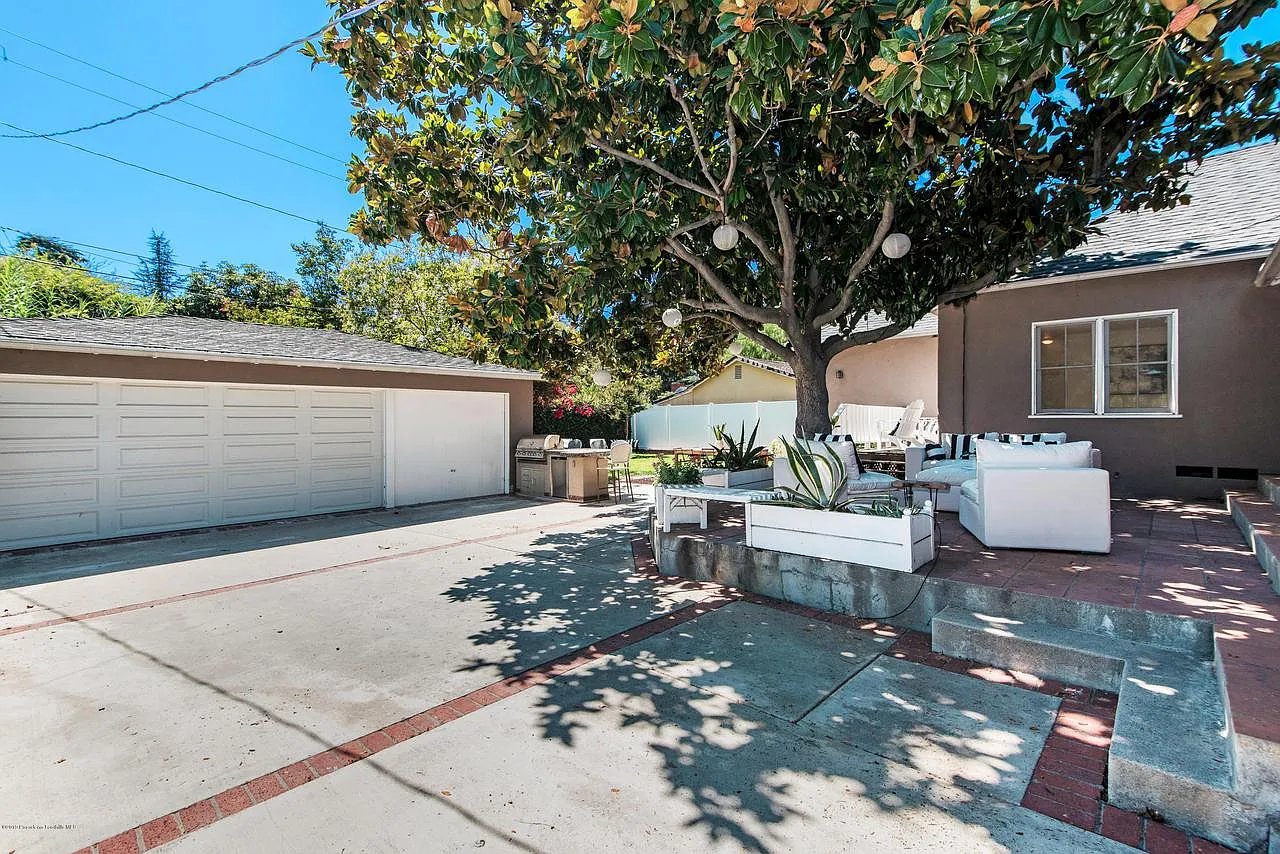 2630 Las Lunas St