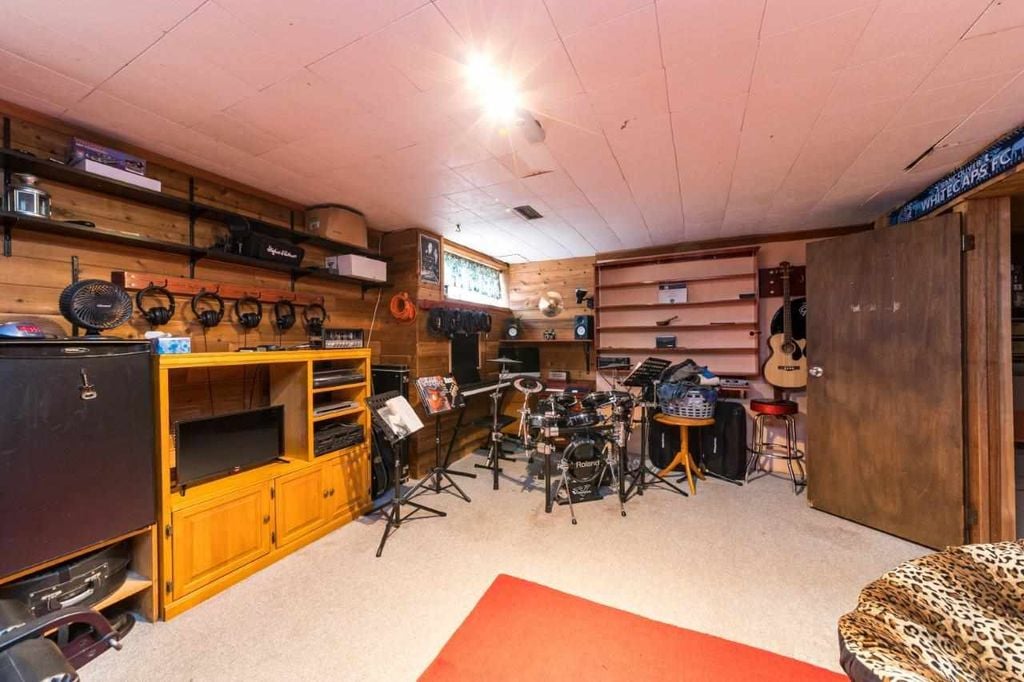951 Old Lillooet Rd