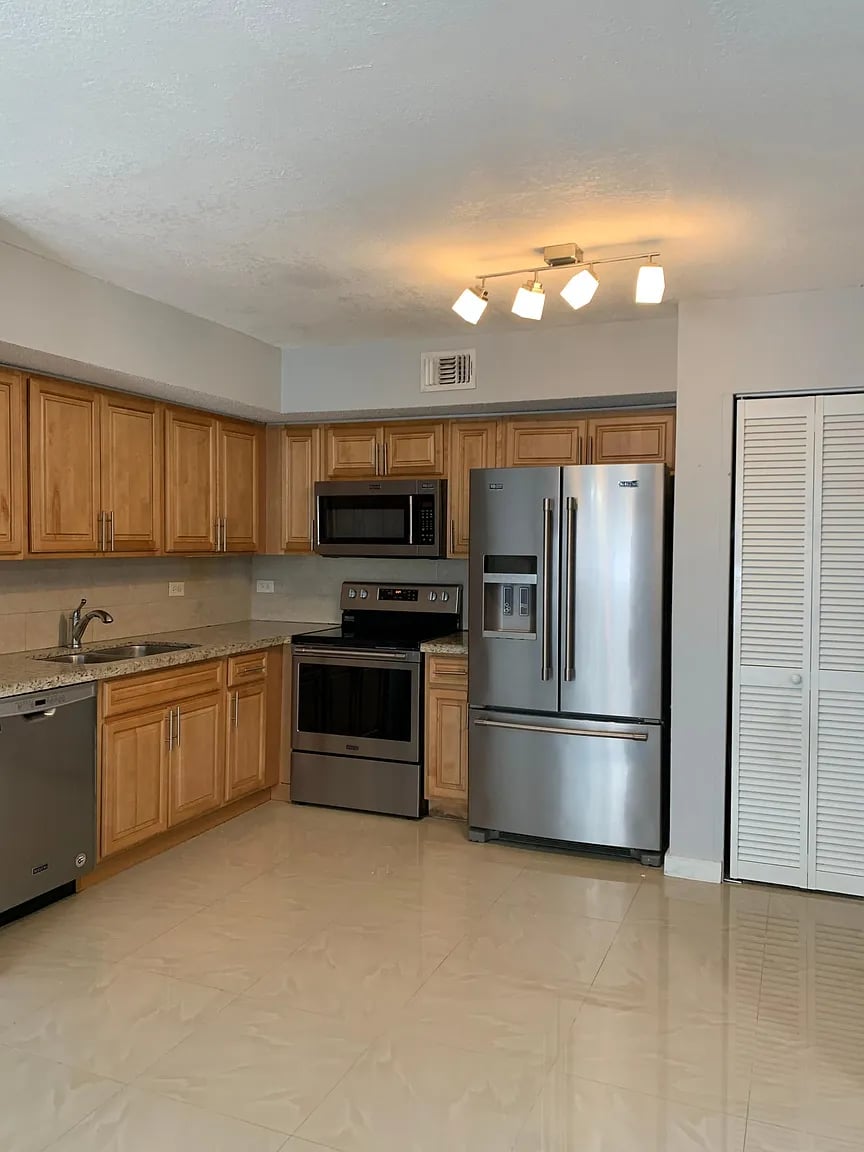 3680 N 56th Ave APT 831