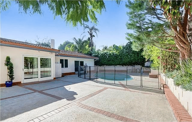 Mid-Century Charm Meets Natural Beauty in Nichols Canyon