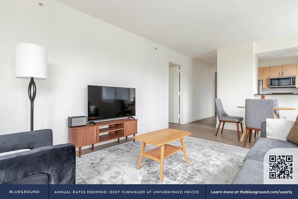 561 10th Avenue #21D