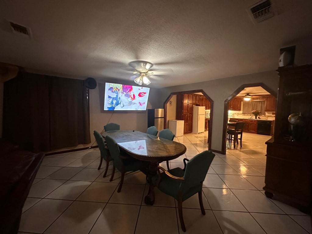 2880 Yucca Cir