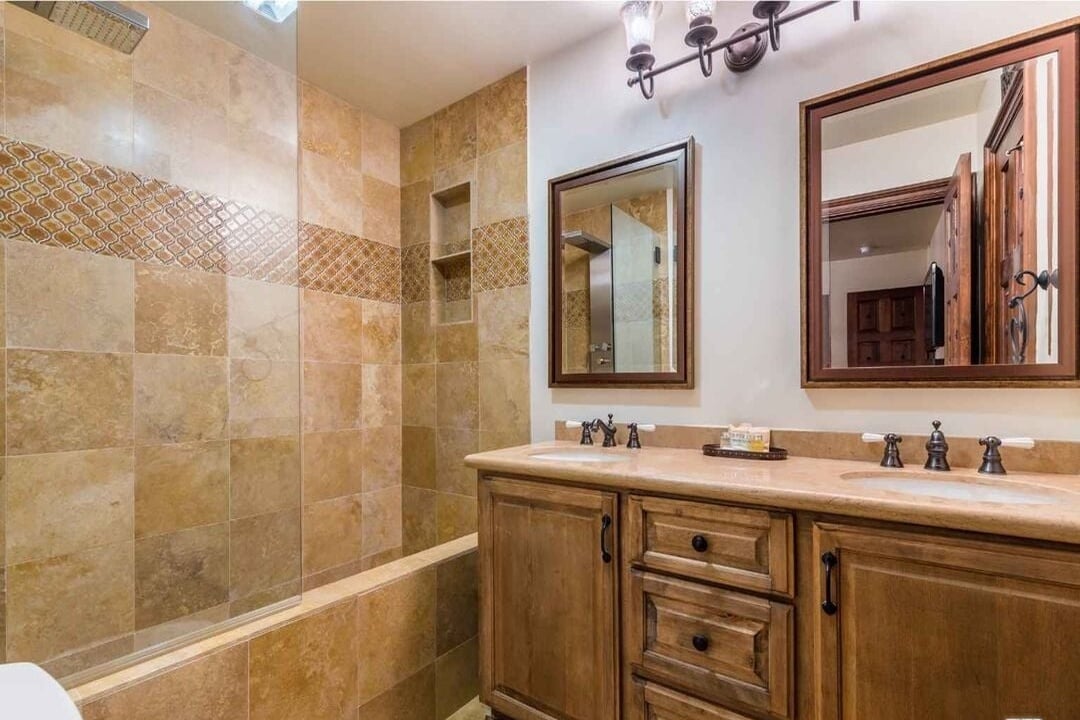 Celestia Crest, Venus Dr, 90046