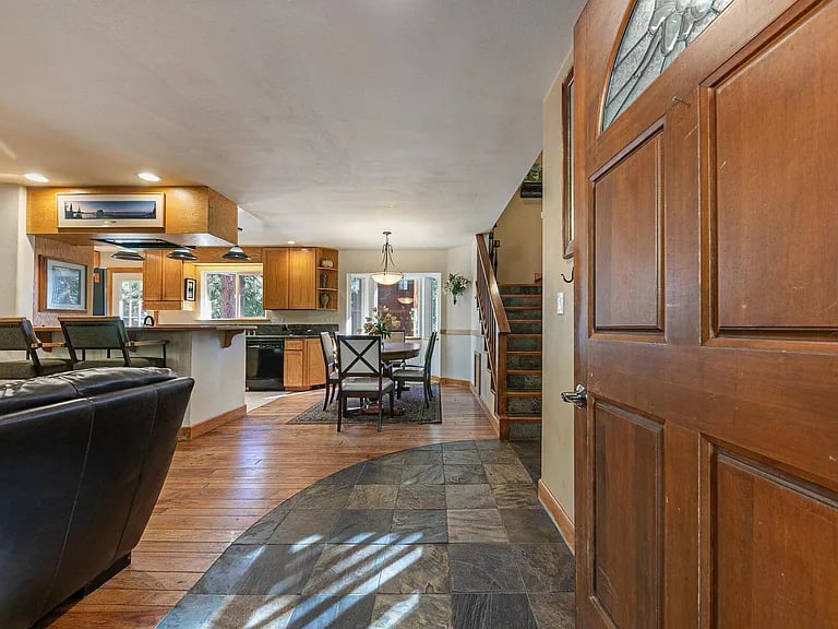 1070 Trent Lane